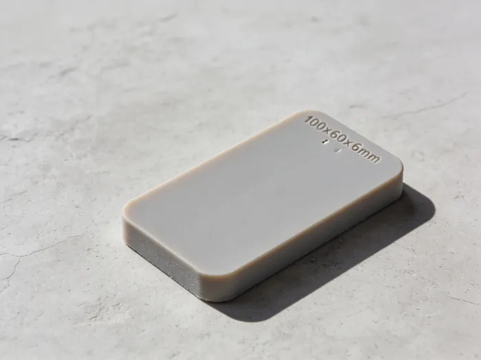 Non-marking rubber sample plaque